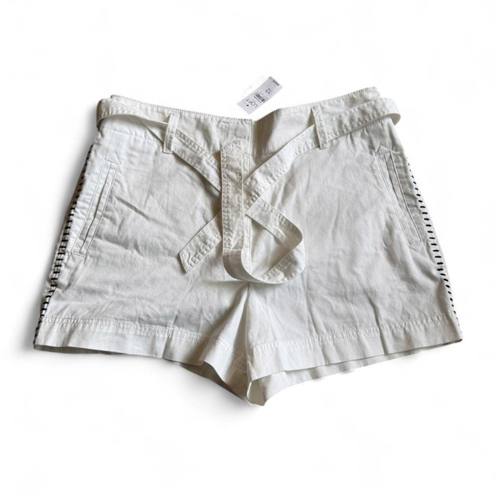 NWT - Loft‎ White Shorts w/ Black Embroidered Detail